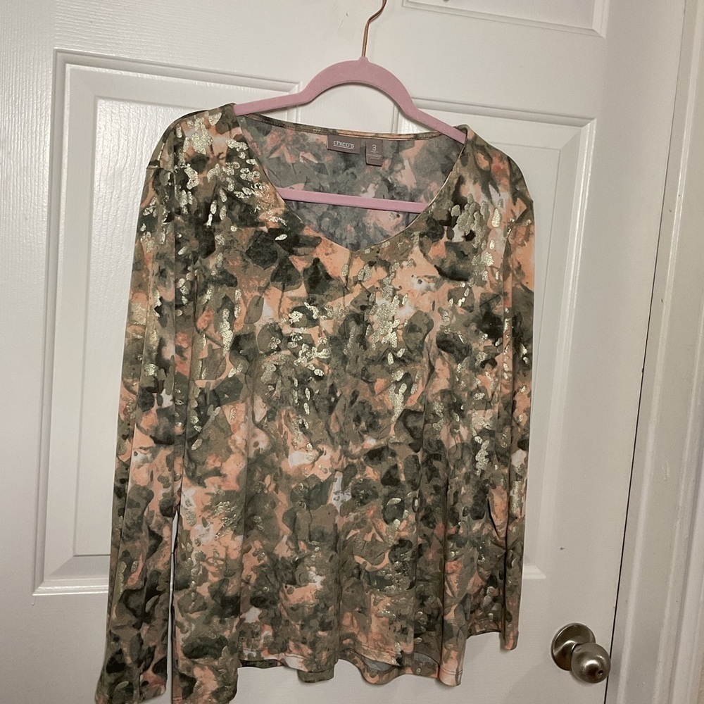 Chicos Floral V Neck Top Size 3 XL Metallic Detail Blouse - Picture 7 of 9